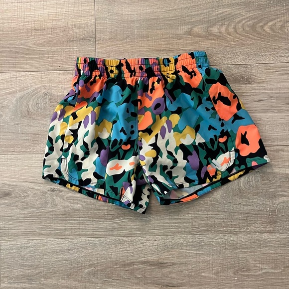 Adidas Shorts Youth XL - Picture 2 of 4